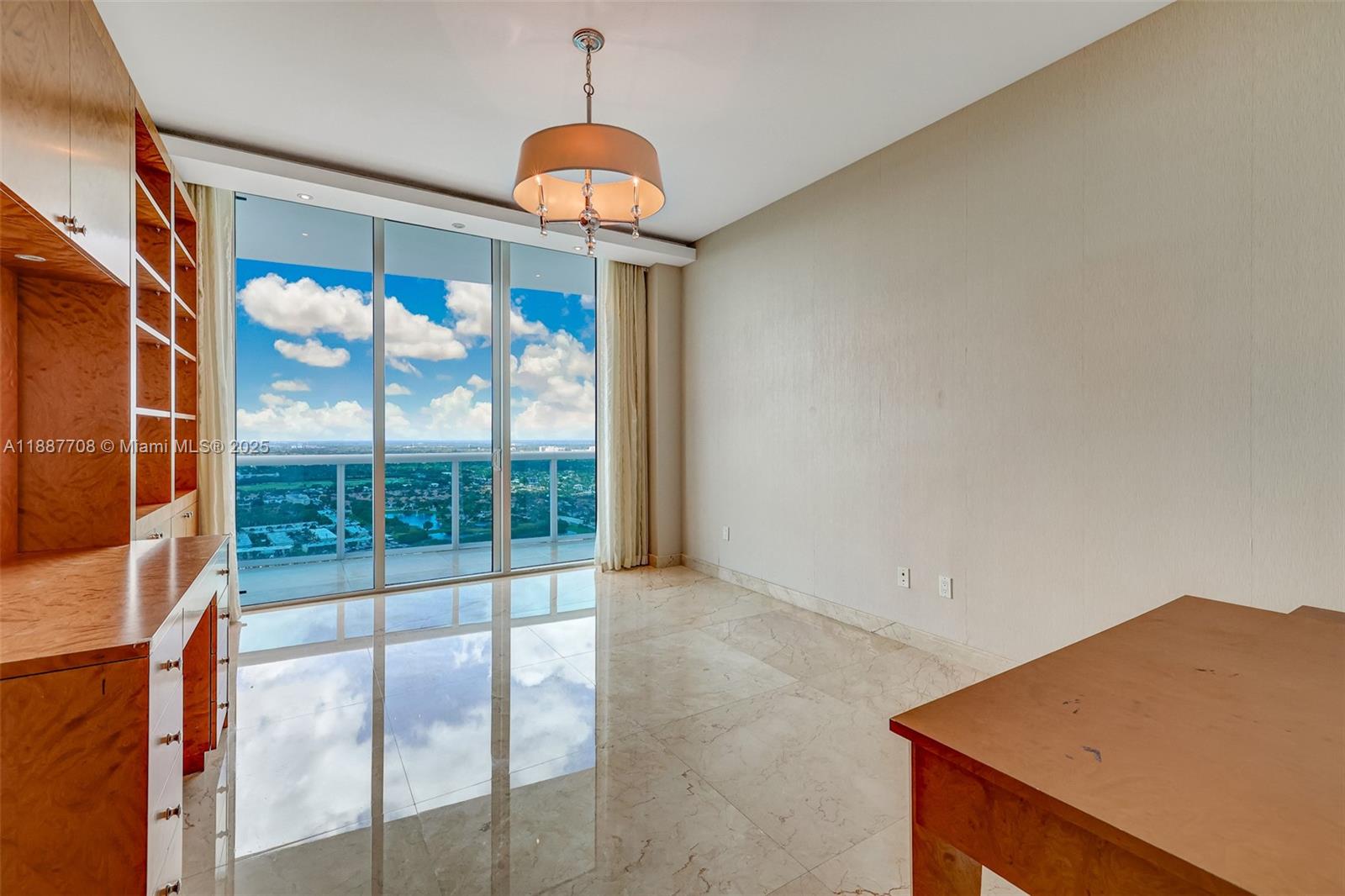 2711 S Ocean Dr #3705 Hollywood, FL 33019