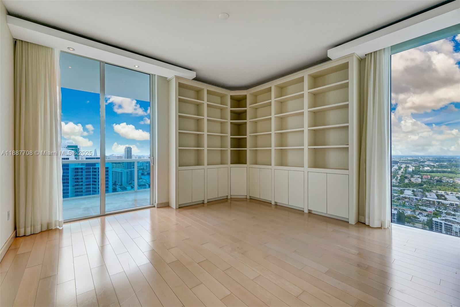 2711 S Ocean Dr #3705 Hollywood, FL 33019