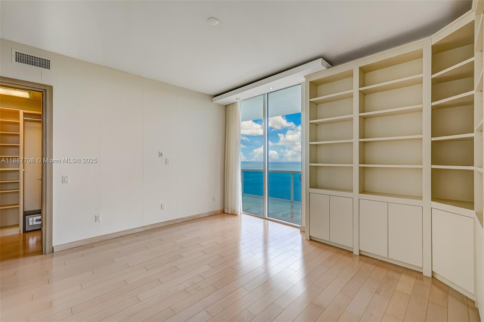 2711 S Ocean Dr #3705 Hollywood, FL 33019