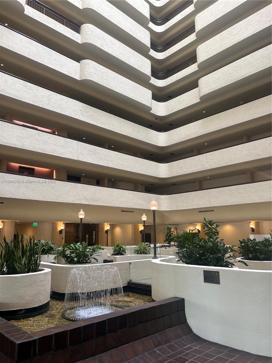 600 Biltmore Way #406