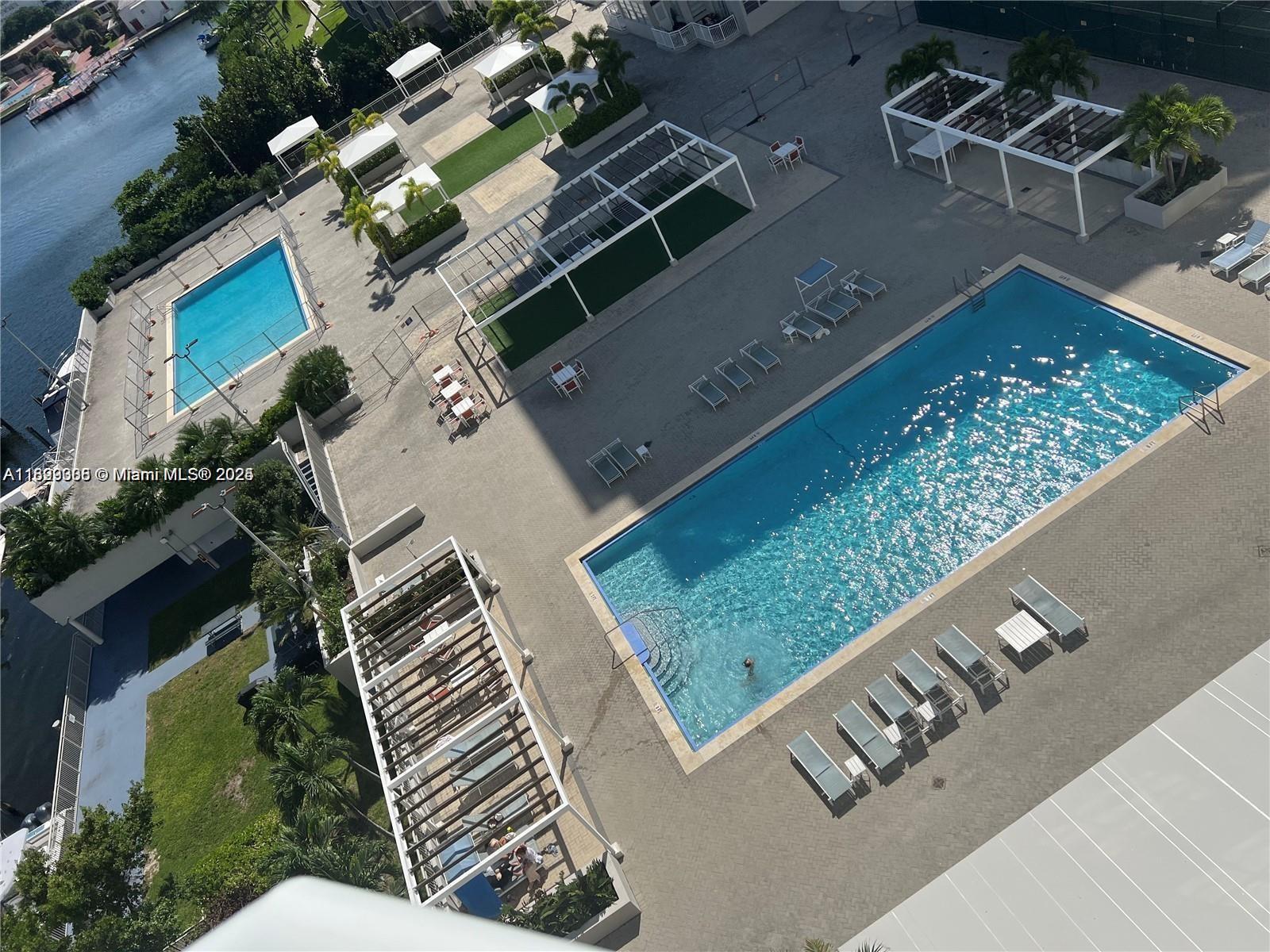 18071 Biscayne Blvd #302