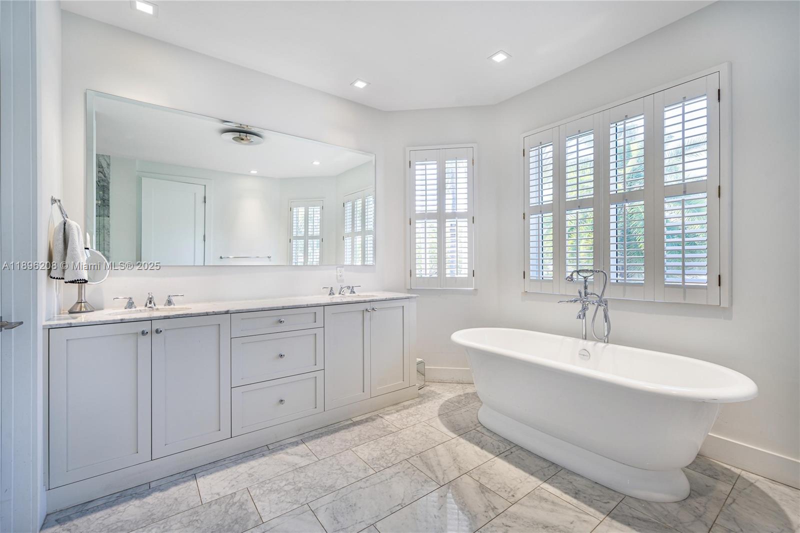 3703 NE 199th St Aventura, FL 33180