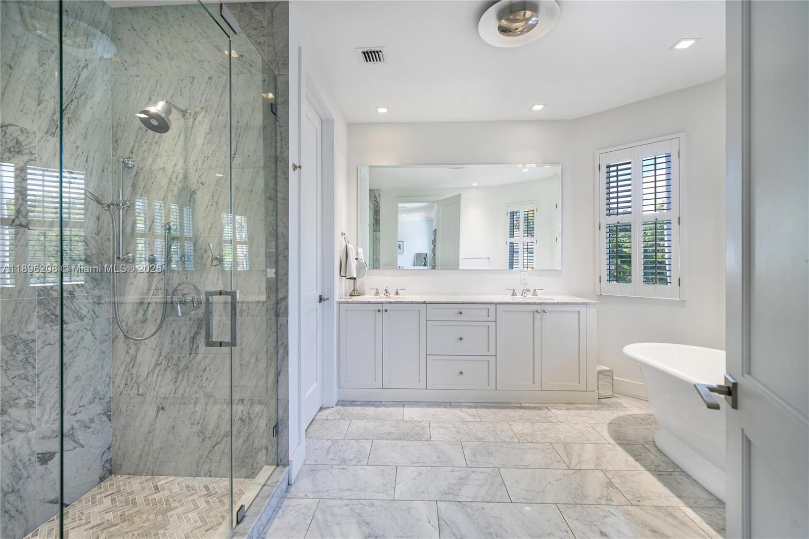 3703 NE 199th St Aventura, FL 33180