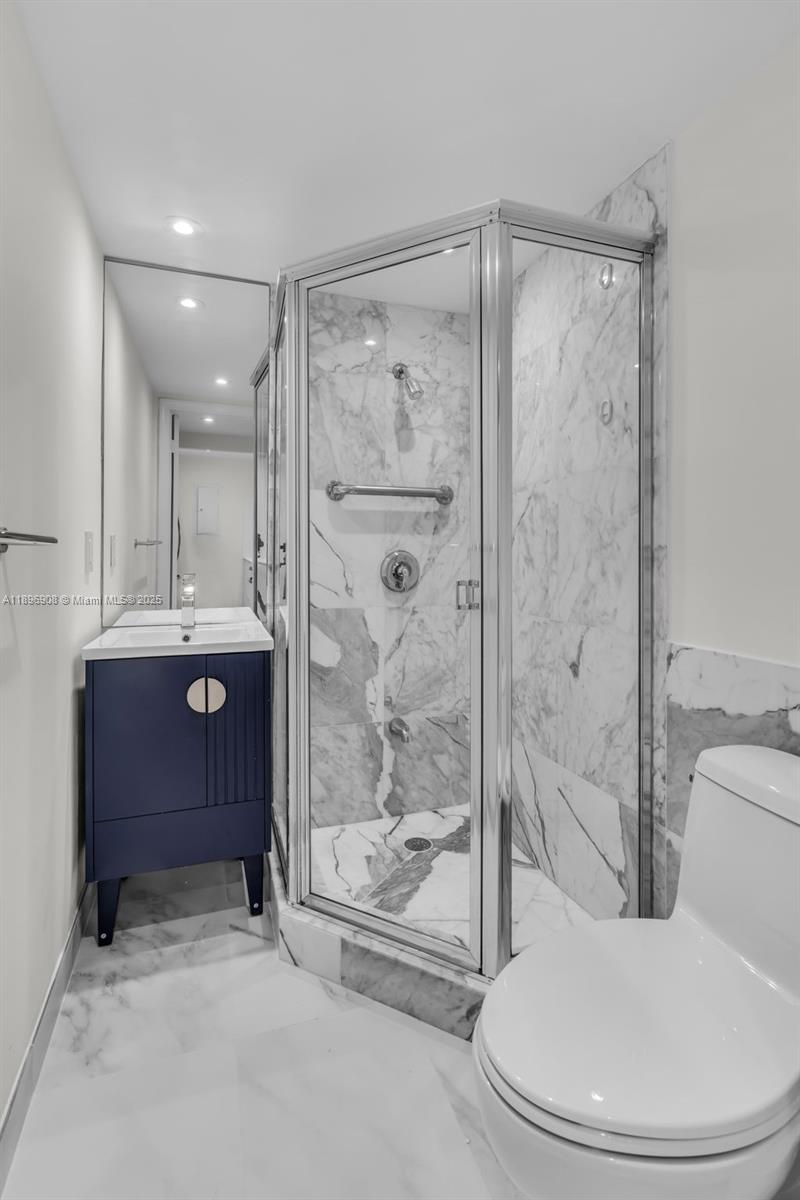 image Commodore Club West9