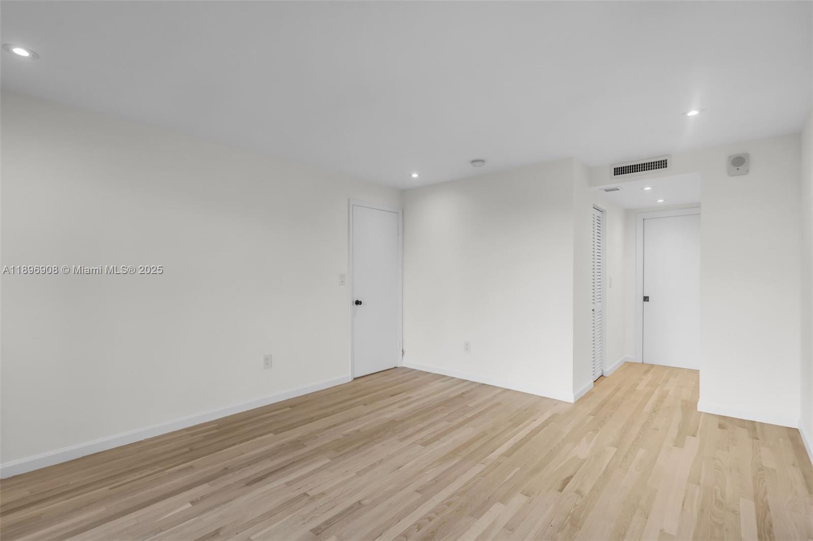 image Commodore Club West12