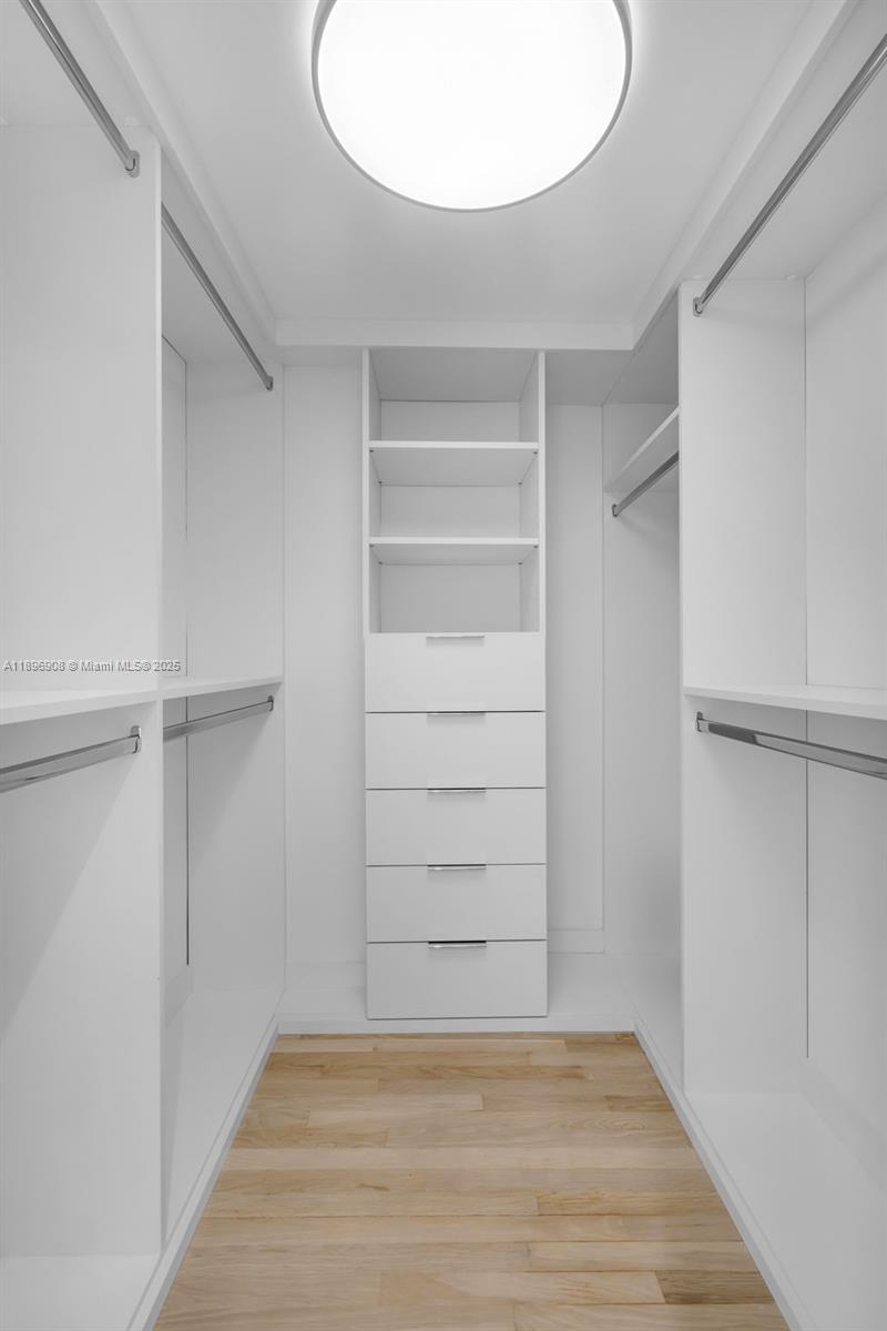 image Commodore Club West17