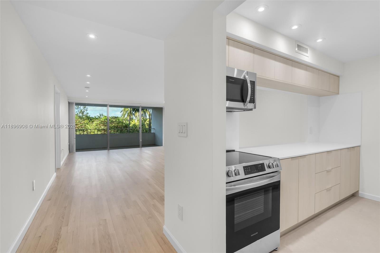 image Commodore Club West3