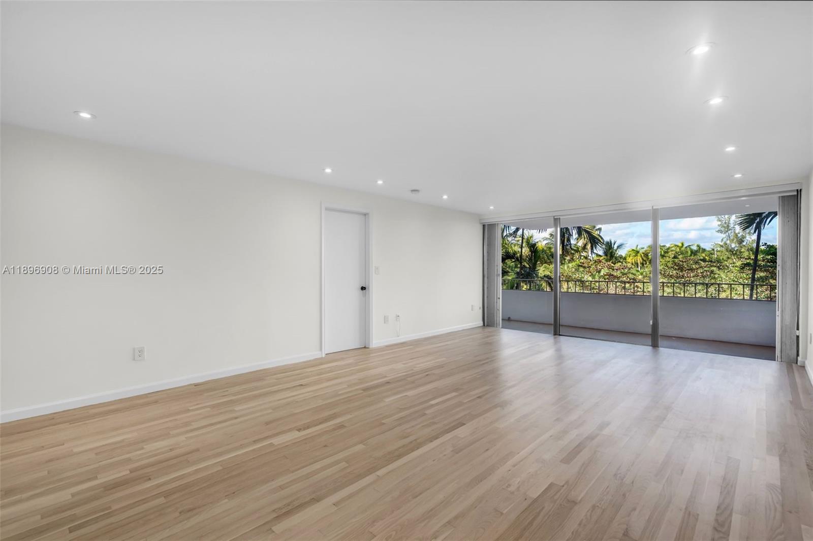 image Commodore Club West6