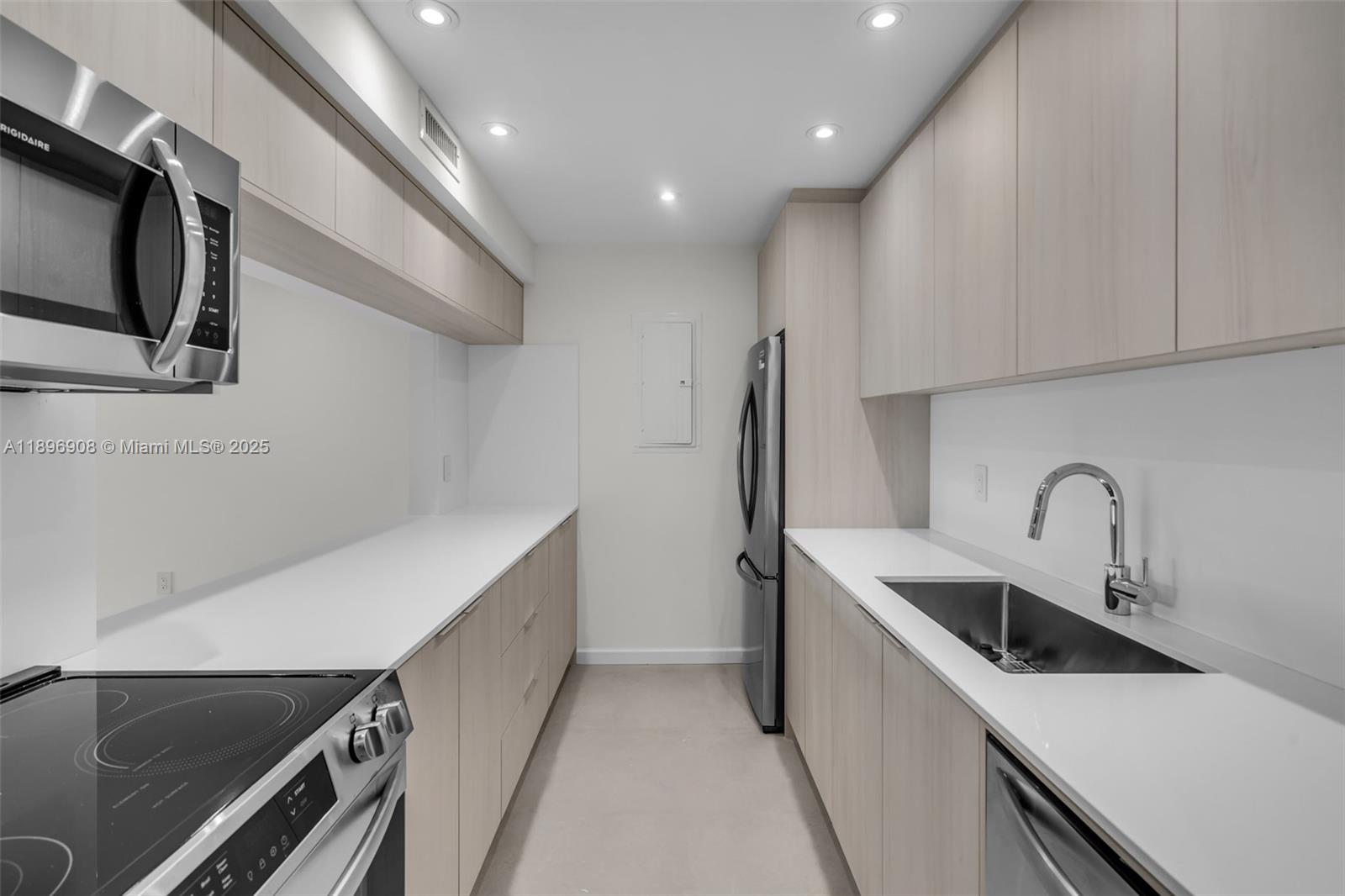 image Commodore Club West7