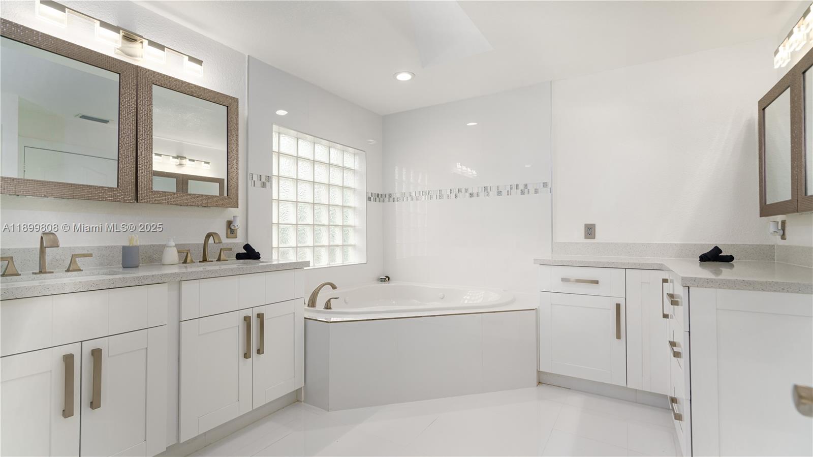 1361 NW 116th Ave Plantation, FL 33323