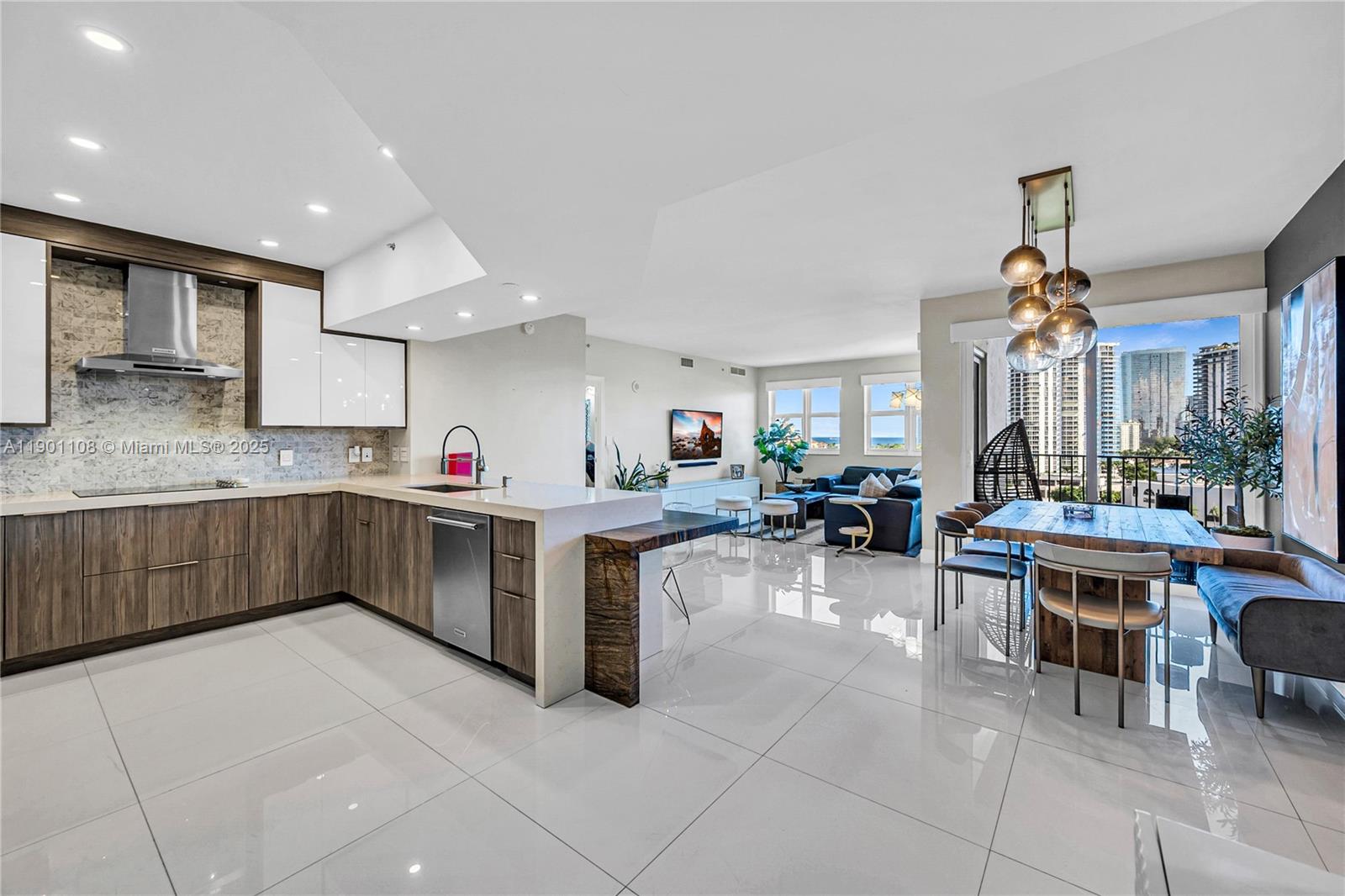 19900 E Country Clb Dr #1003