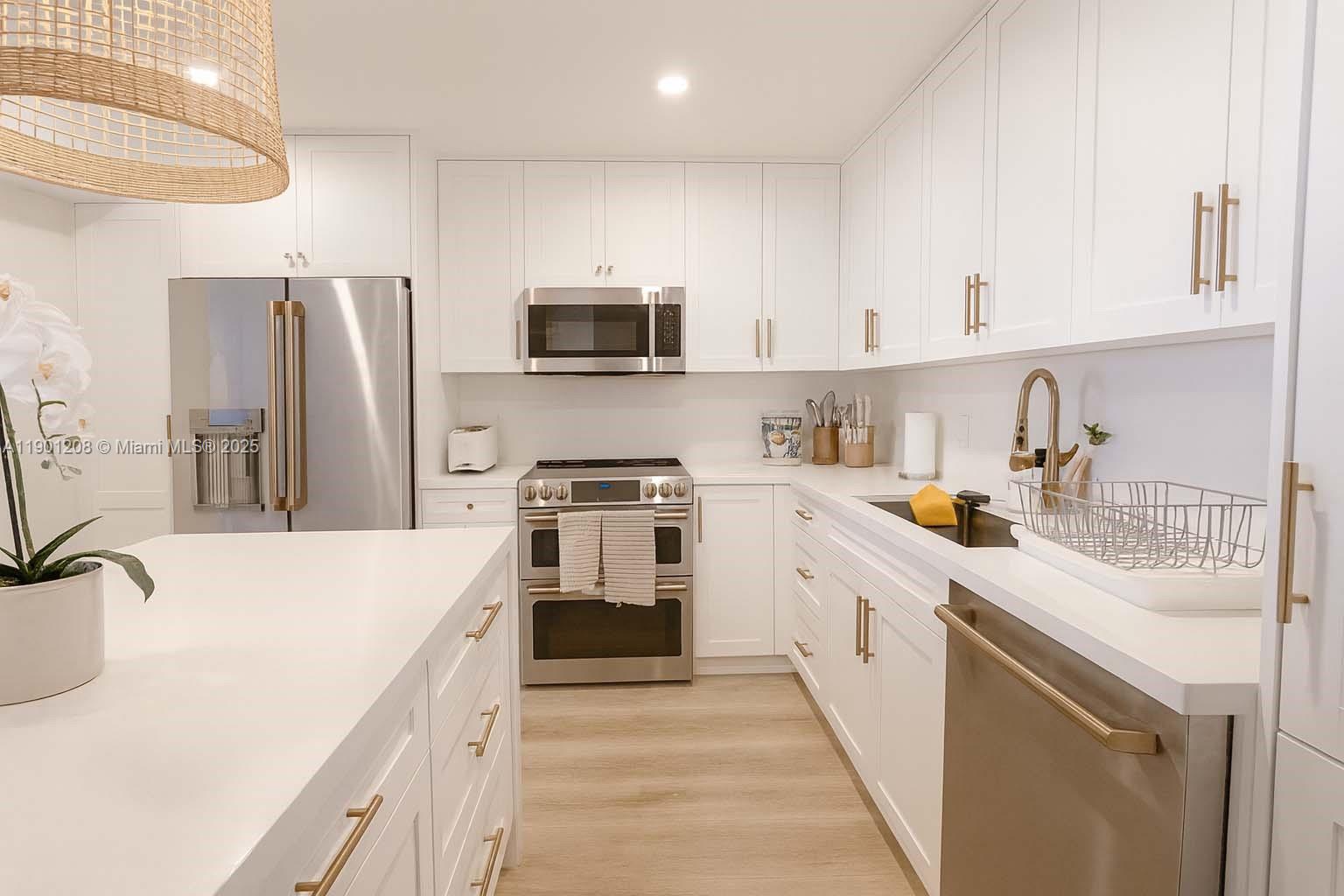 8877 Collins Ave #PH-8 Surfside, FL 33154