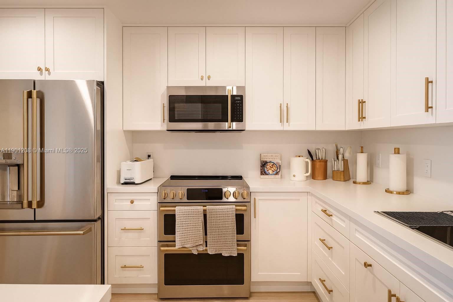 8877 Collins Ave #PH-8 Surfside, FL 33154