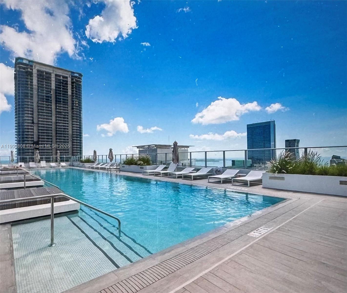 1010 Brickell Ave #1806