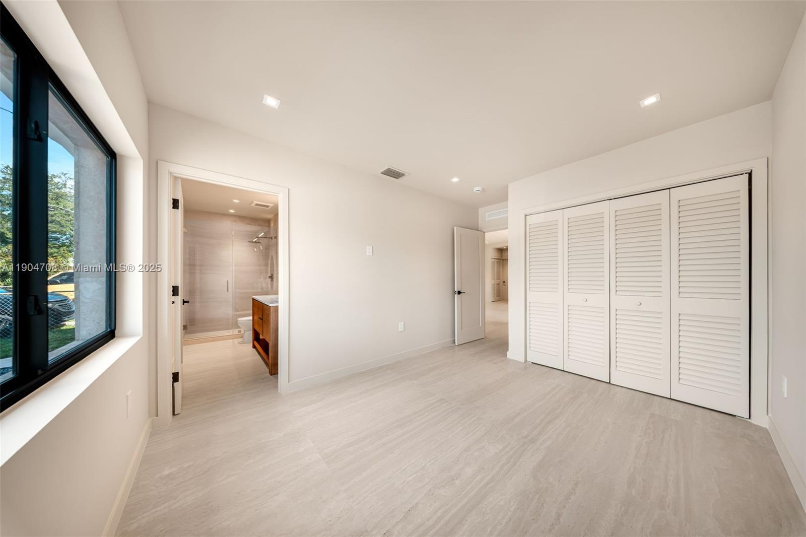 2625 SW 32nd Ct Miami, FL 33133