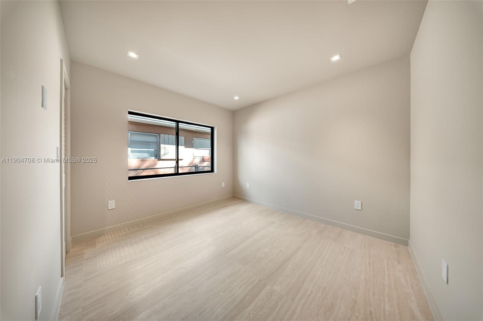 2625 SW 32nd Ct Miami, FL 33133