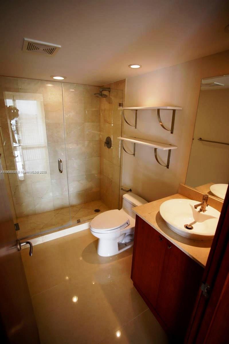 801 N Venetian Dr #1106 Miami, FL 33139