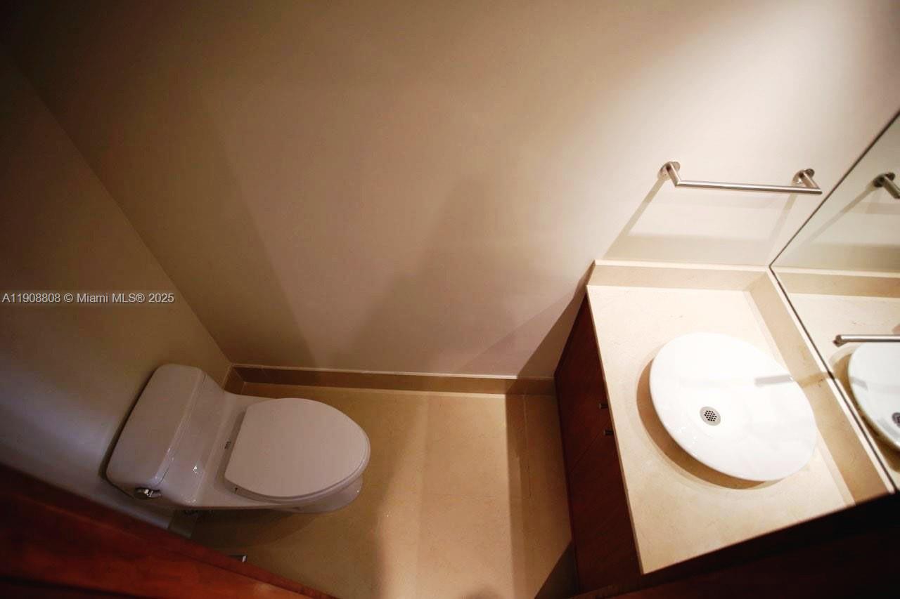 801 N Venetian Dr #1106 Miami, FL 33139