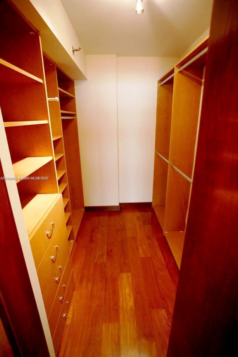 801 N Venetian Dr #1106 Miami, FL 33139