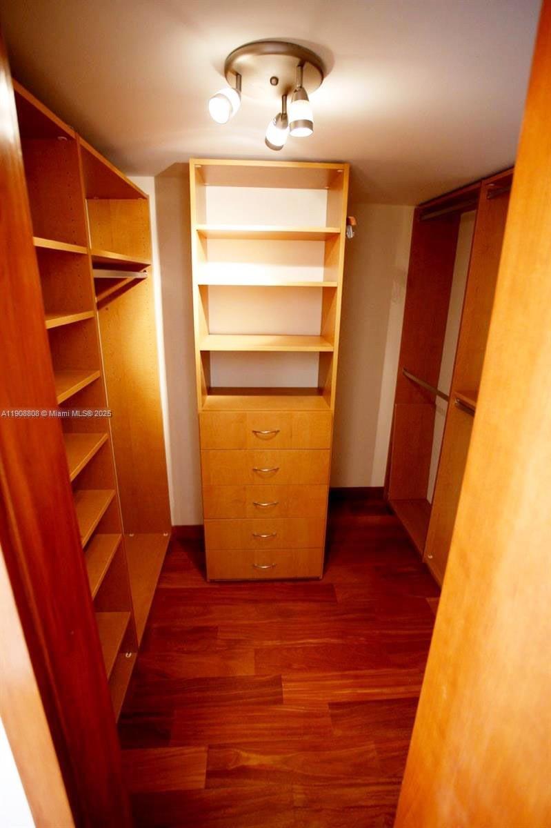 801 N Venetian Dr #1106 Miami, FL 33139