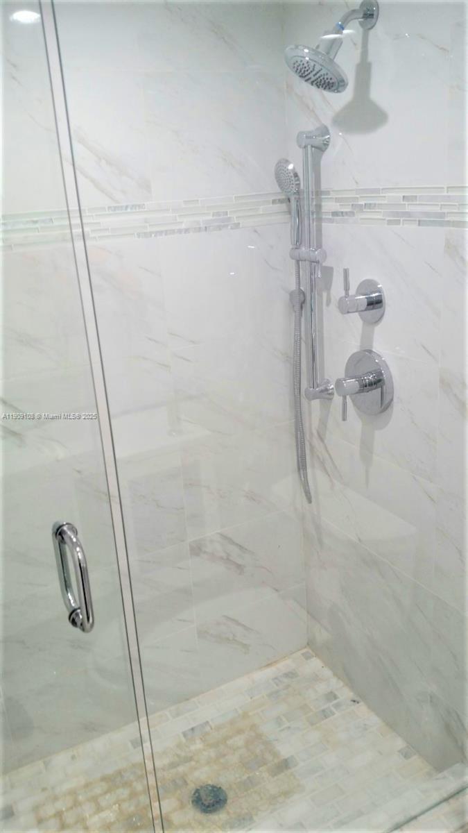 image Winston Towers Condo26