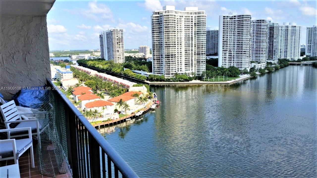 image Winston Towers Condo28