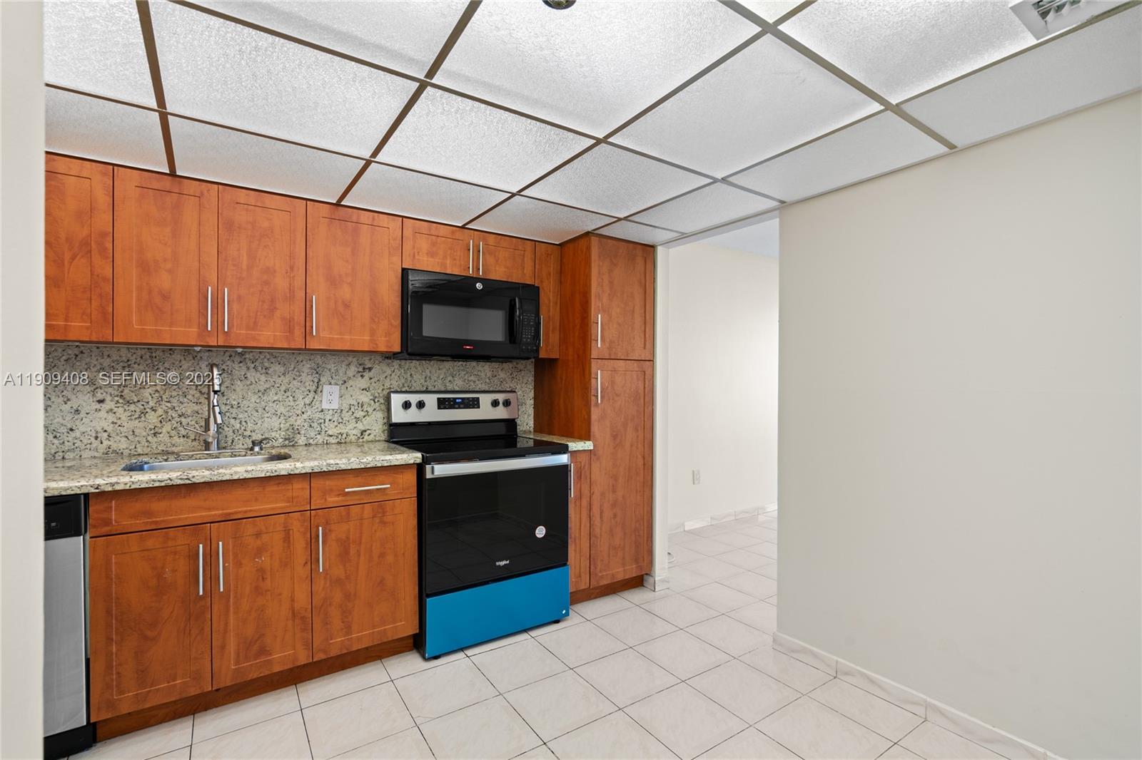4101 Pine Tree Dr #802 Miami Beach, FL 33140