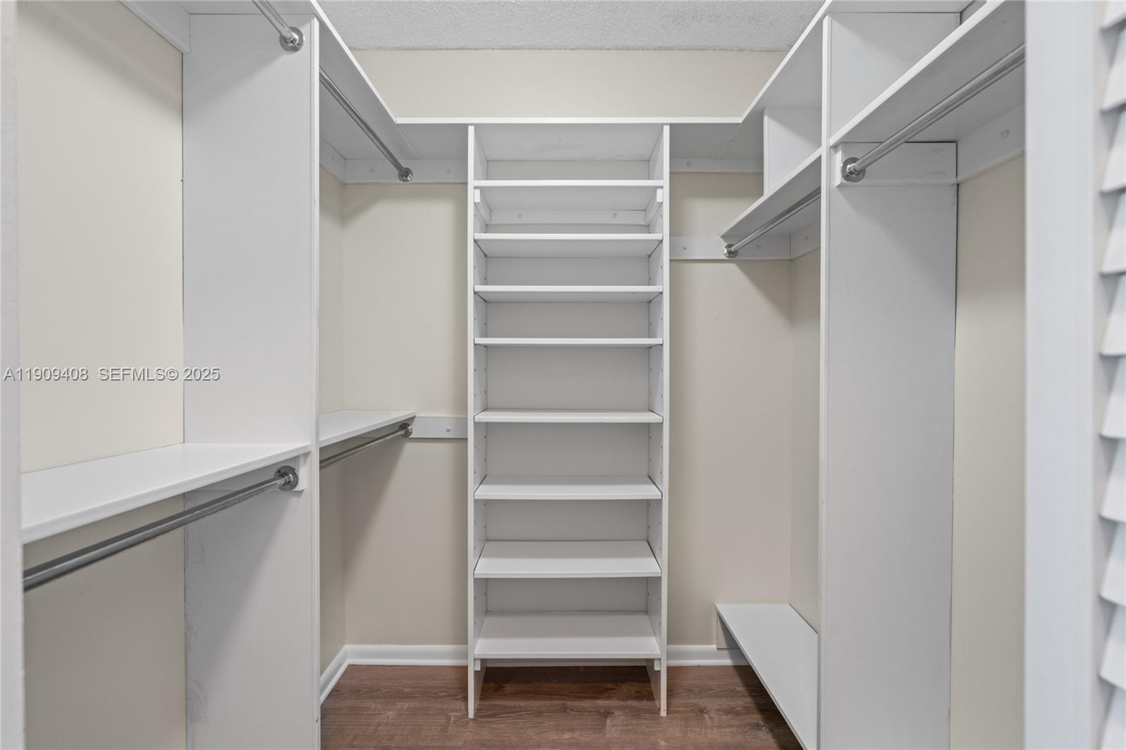 4101 Pine Tree Dr #802 Miami Beach, FL 33140