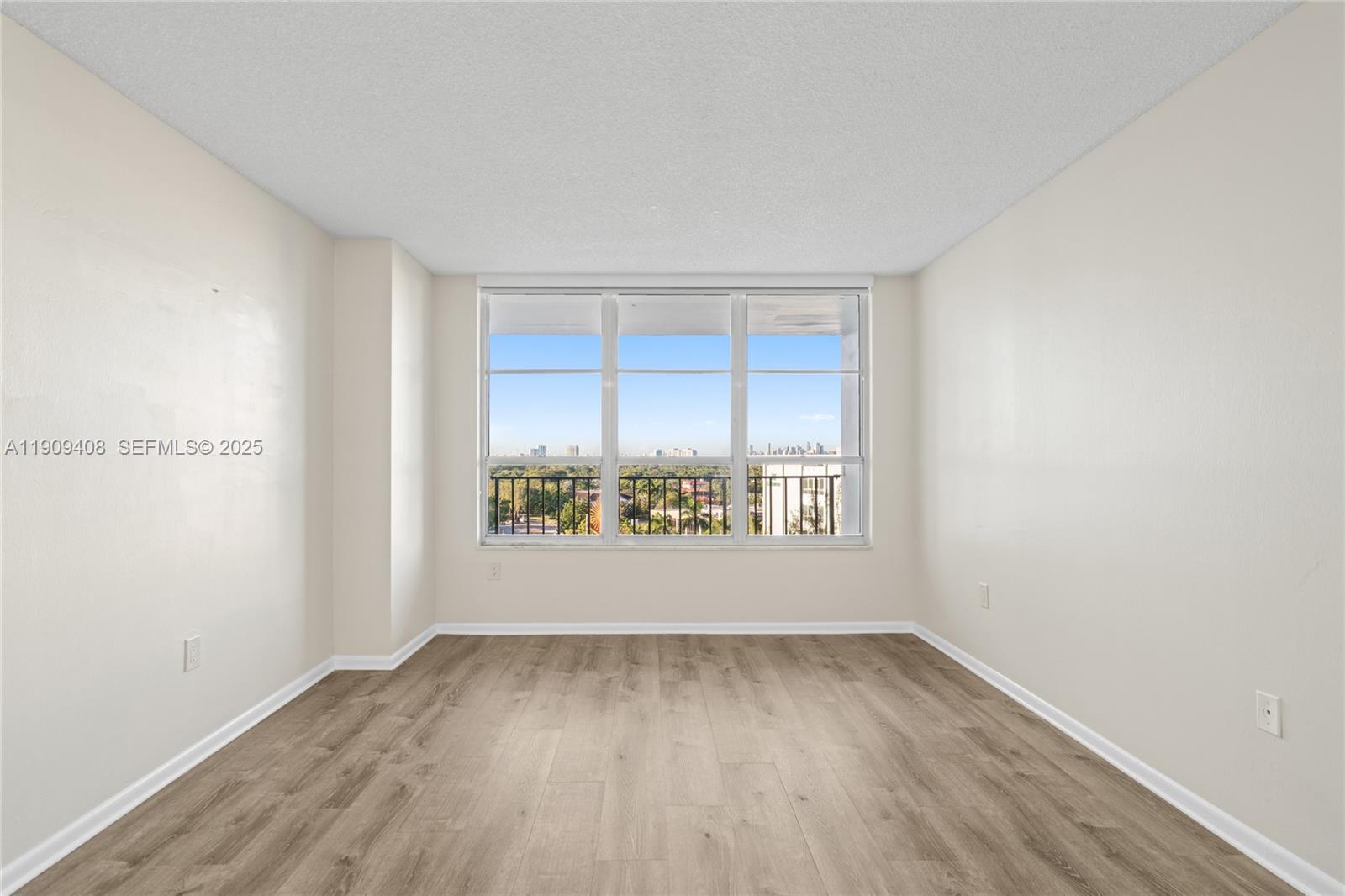 4101 Pine Tree Dr #802 Miami Beach, FL 33140