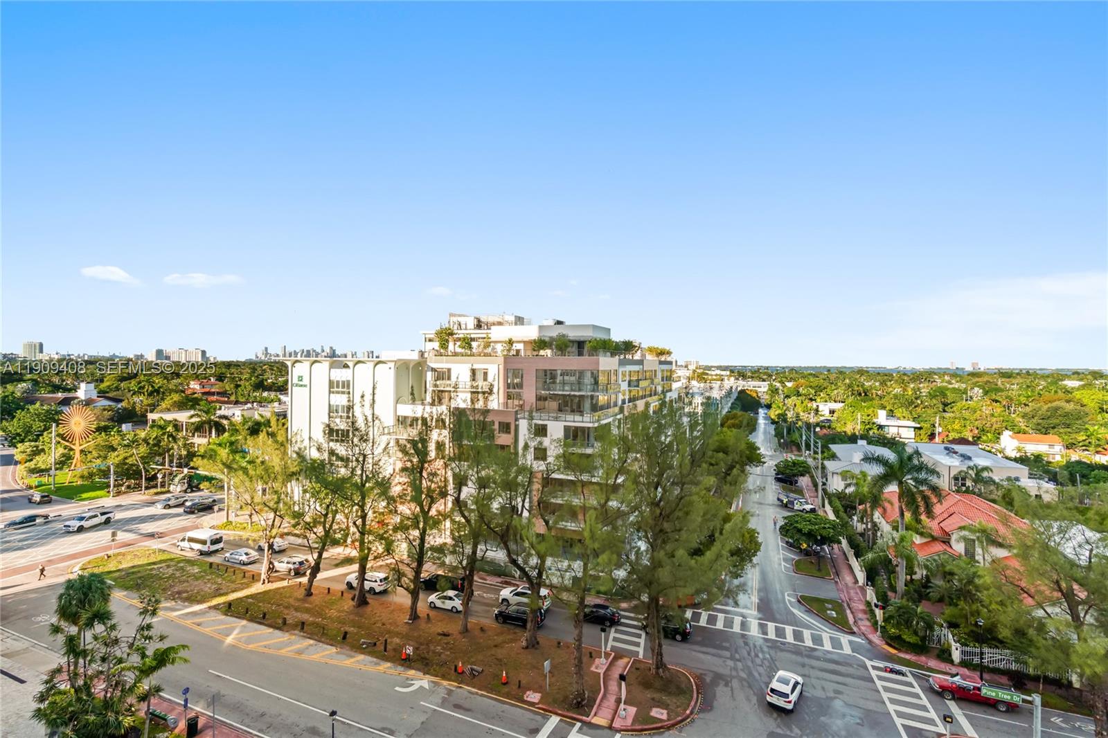 4101 Pine Tree Dr #802 Miami Beach, FL 33140