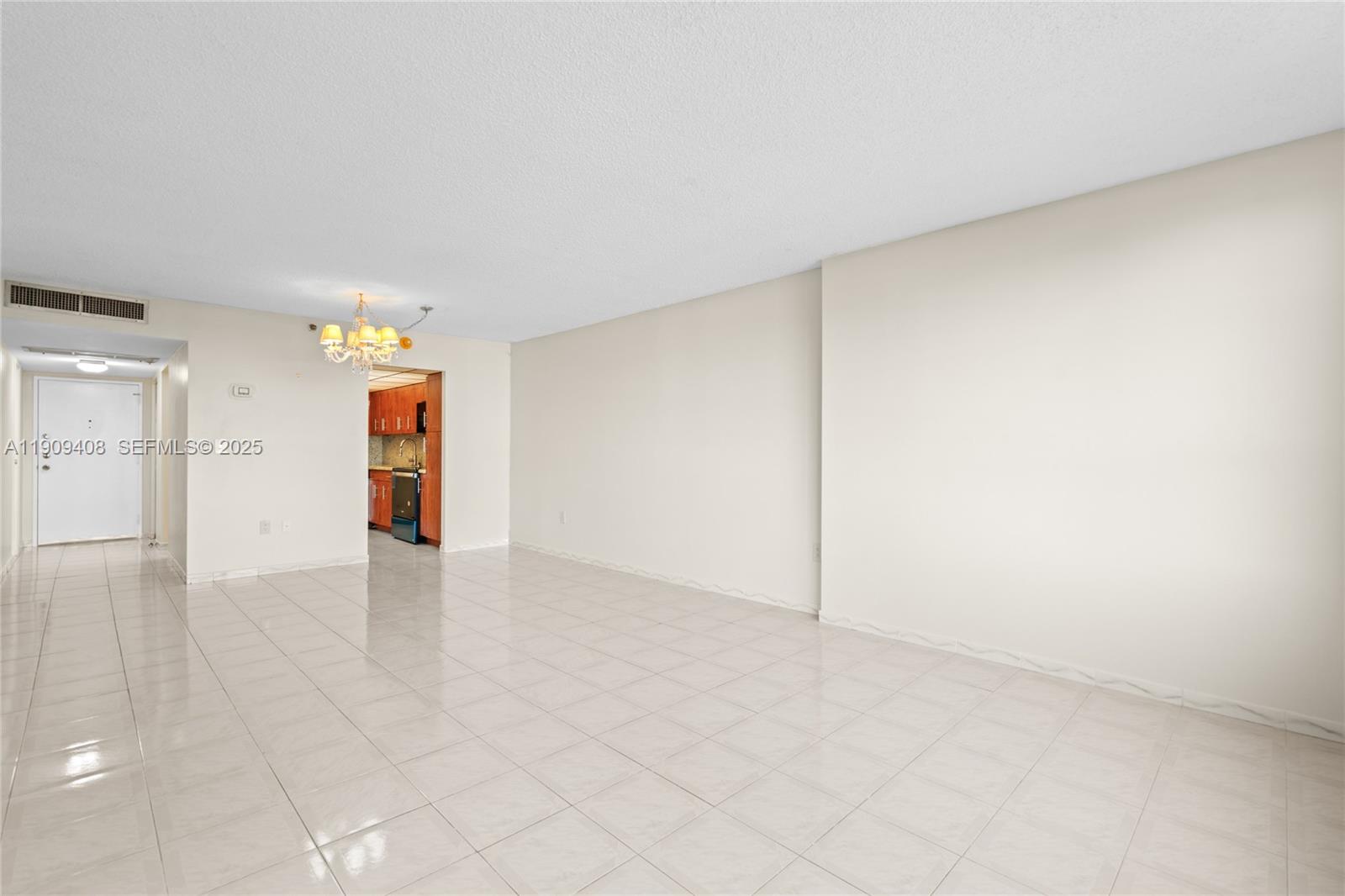 4101 Pine Tree Dr #802 Miami Beach, FL 33140