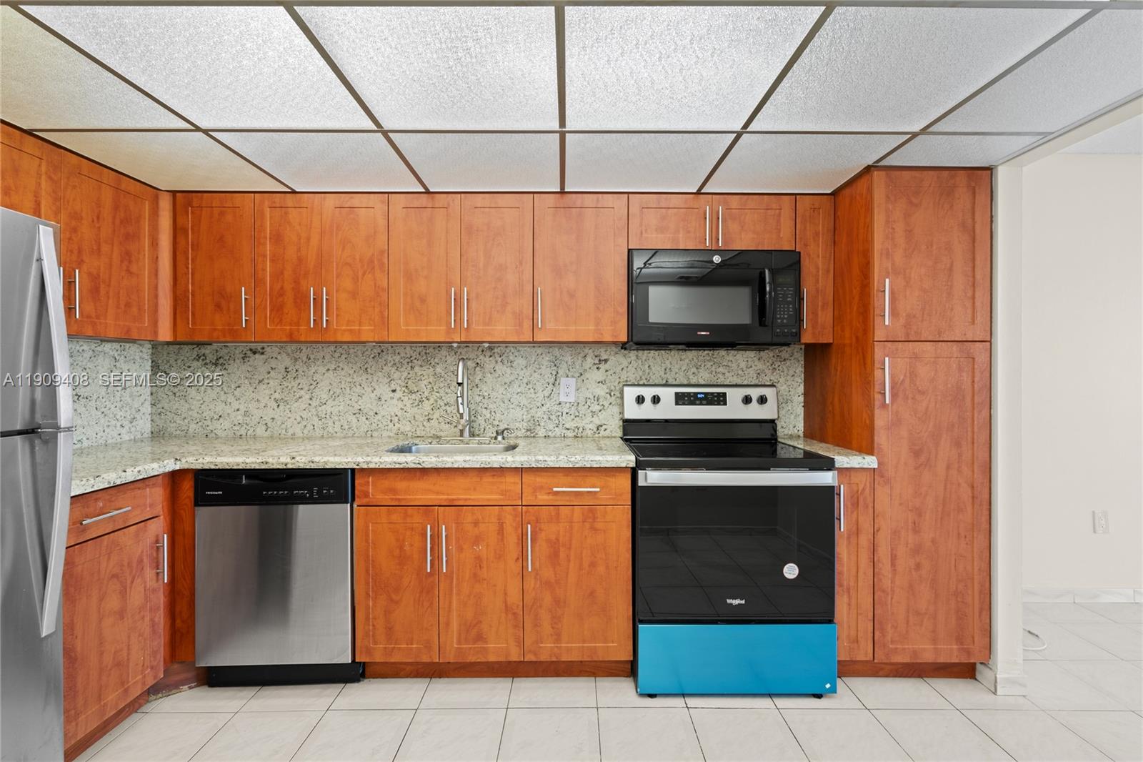 4101 Pine Tree Dr #802 Miami Beach, FL 33140