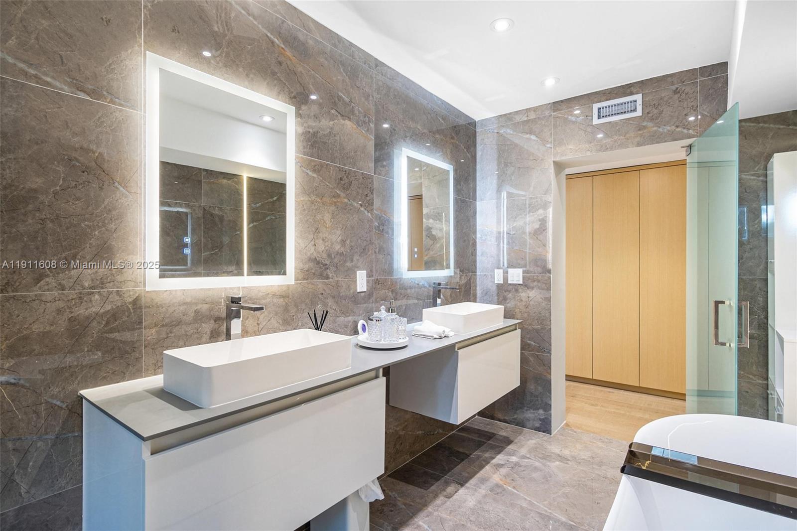 10658 NE 11th Ave Miami Shores, FL 33138