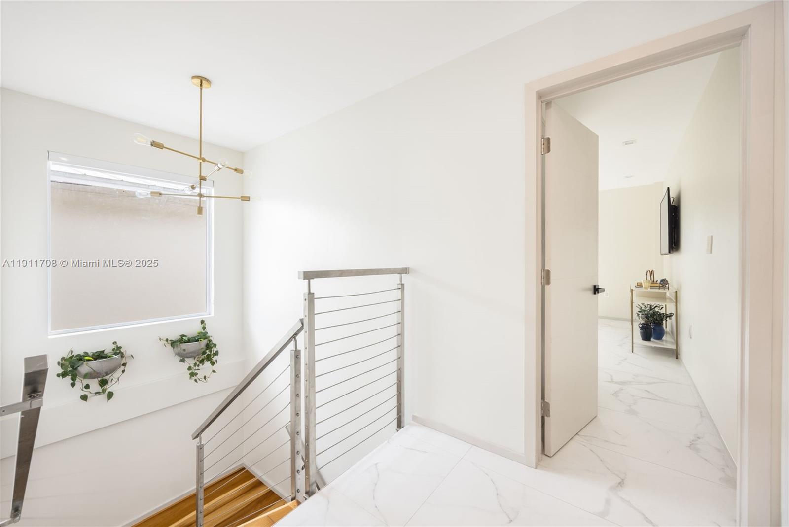 47 SW 21st Rd Miami, FL 33129