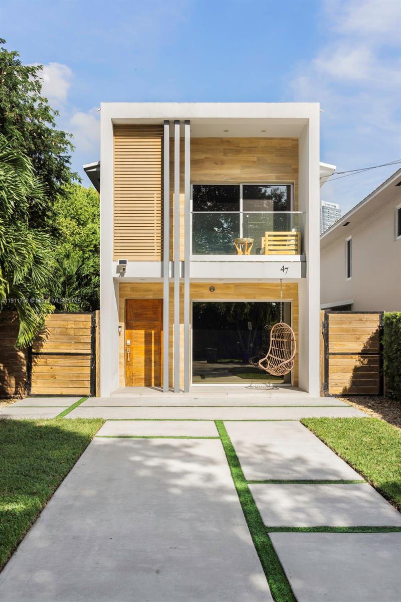 47 SW 21st Rd Miami, FL 33129