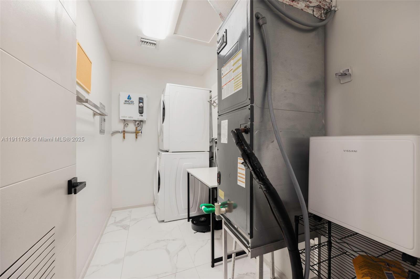 47 SW 21st Rd Miami, FL 33129