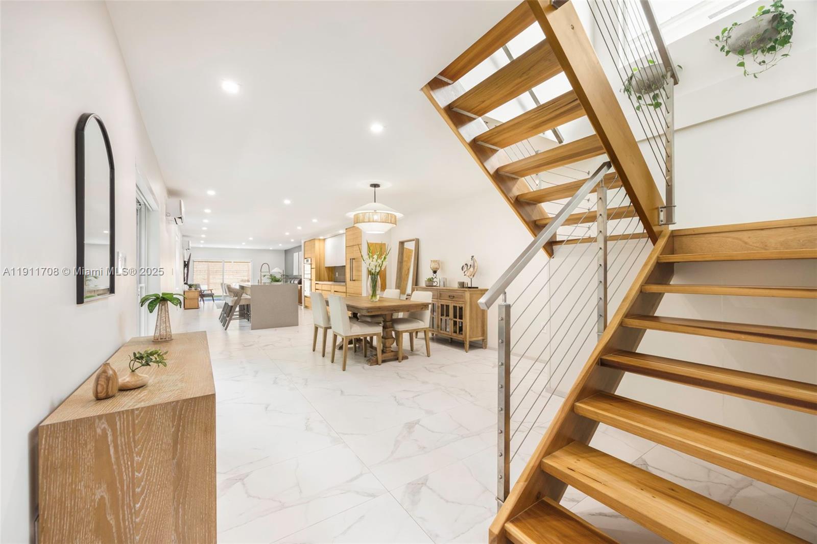 47 SW 21st Rd Miami, FL 33129