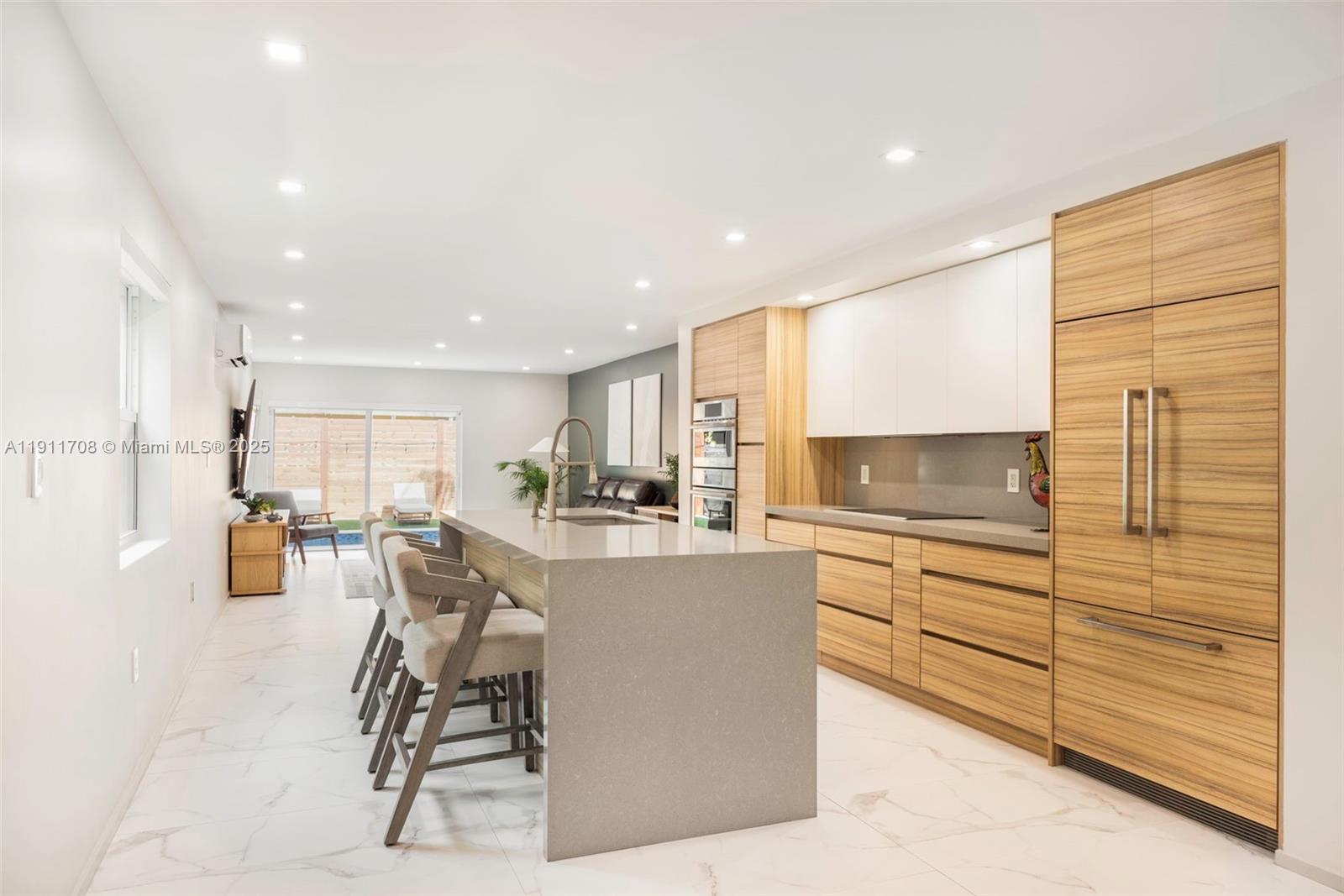 47 SW 21st Rd Miami, FL 33129