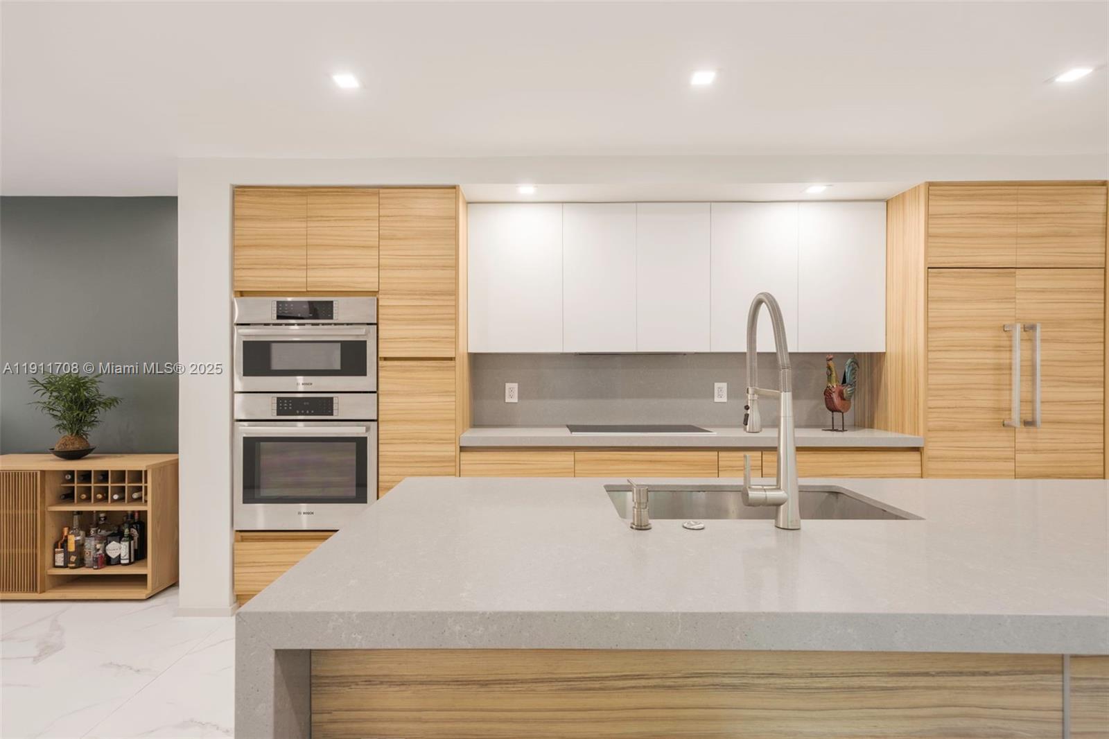 47 SW 21st Rd Miami, FL 33129