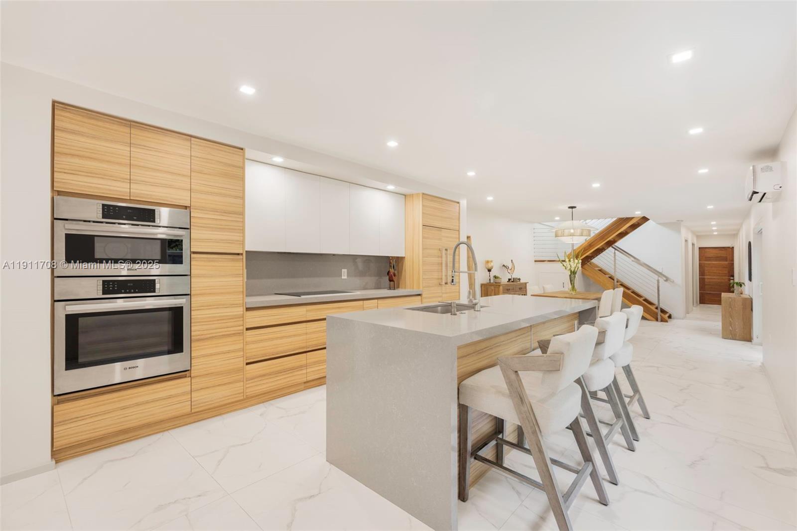 47 SW 21st Rd Miami, FL 33129