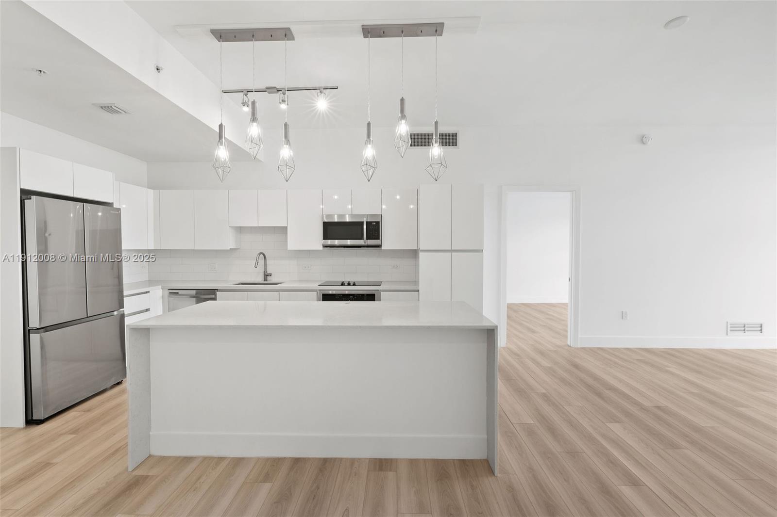 101 Diplomat Pkwy #703 Hallandale Beach, FL 33009