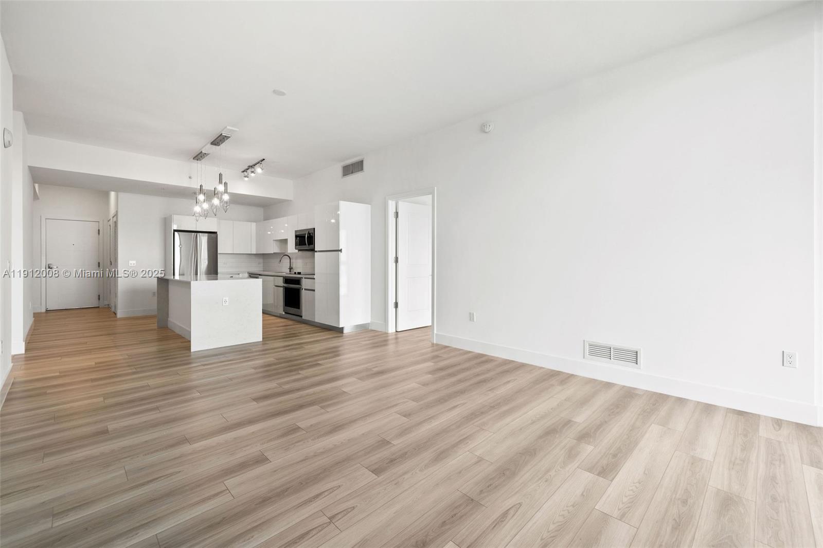 101 Diplomat Pkwy #703 Hallandale Beach, FL 33009