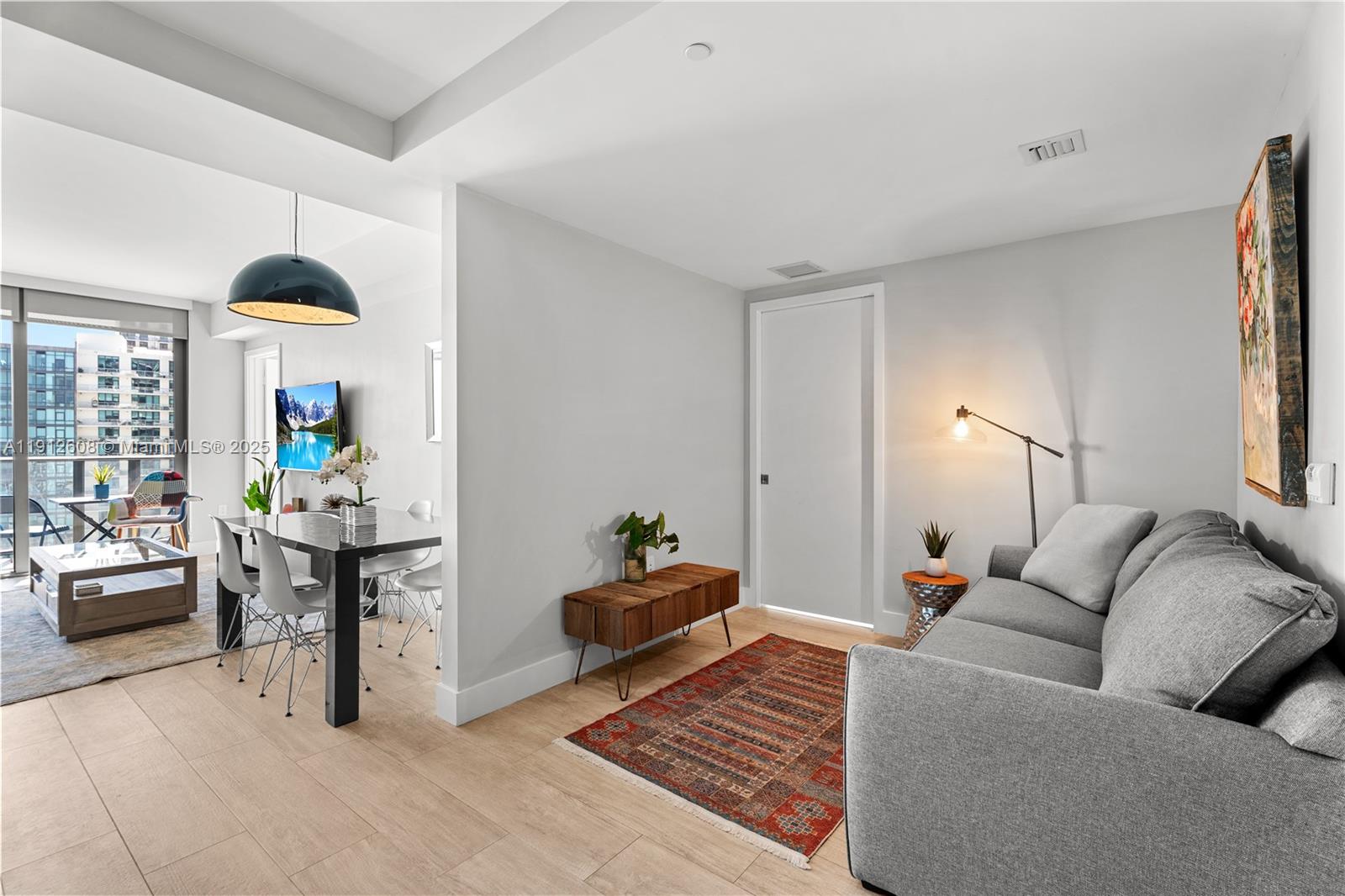 121 NE 34th St #2003 Miami, FL 33137