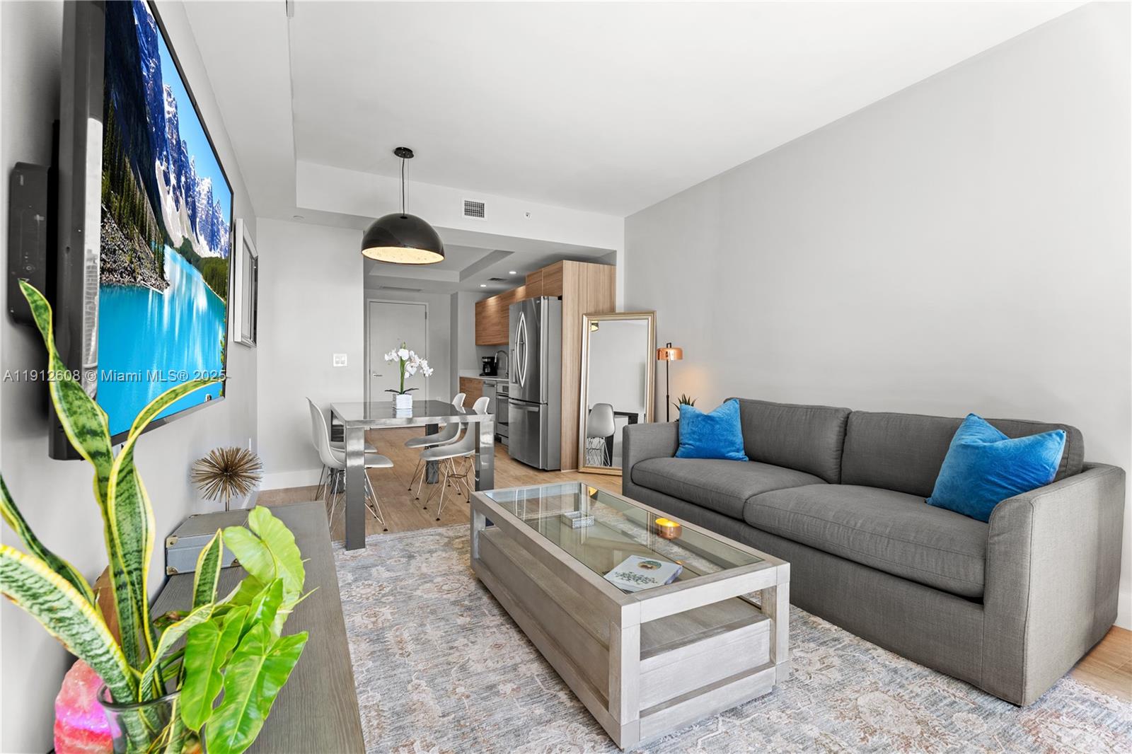 121 NE 34th St #2003 Miami, FL 33137