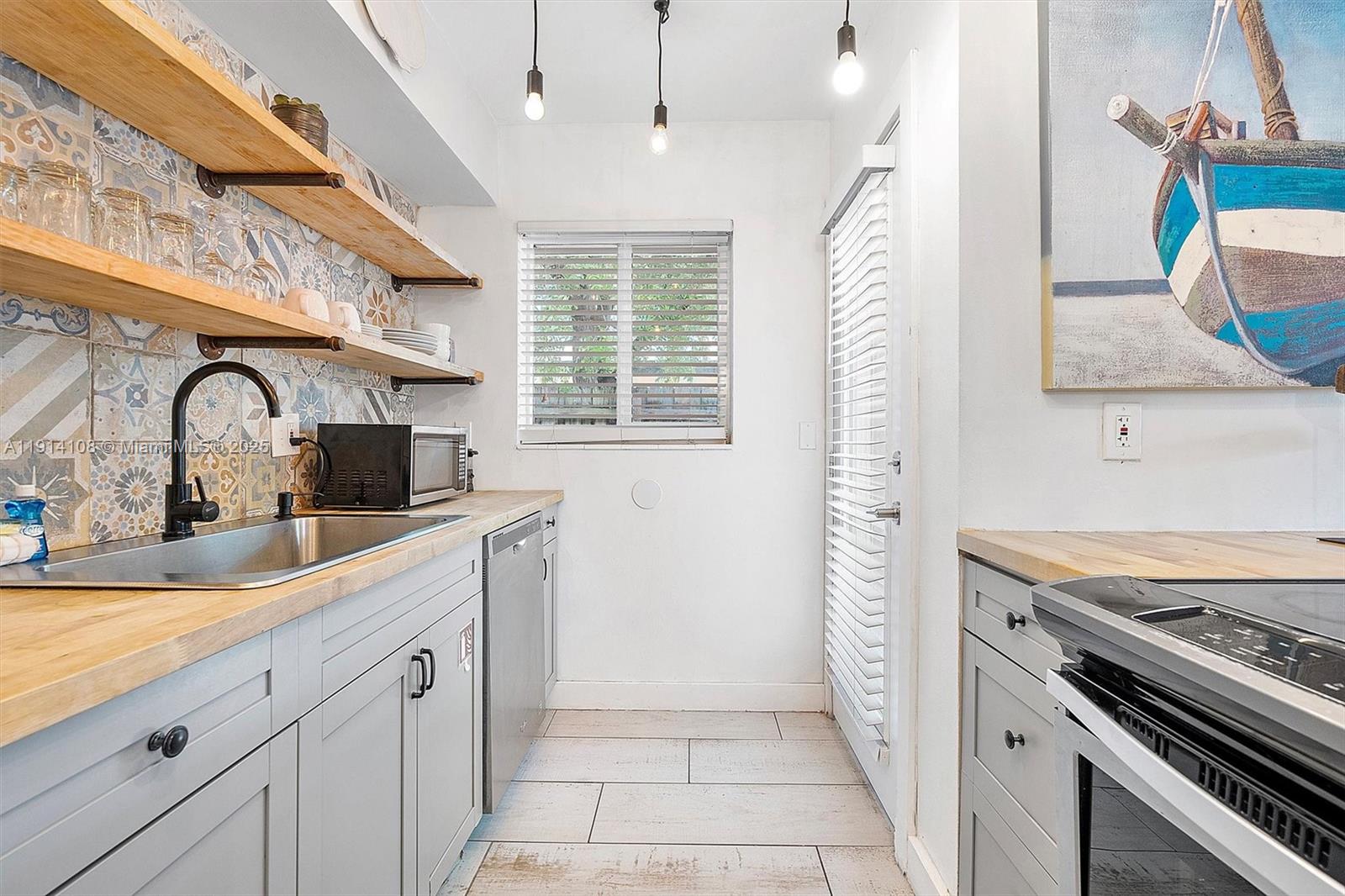 1411 NE 12th St Fort Lauderdale, FL 33304