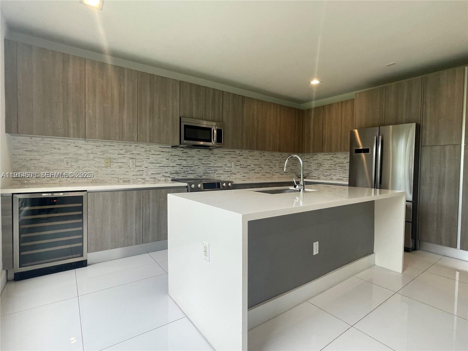 6855 NW 103rd Ave Doral, FL 33178