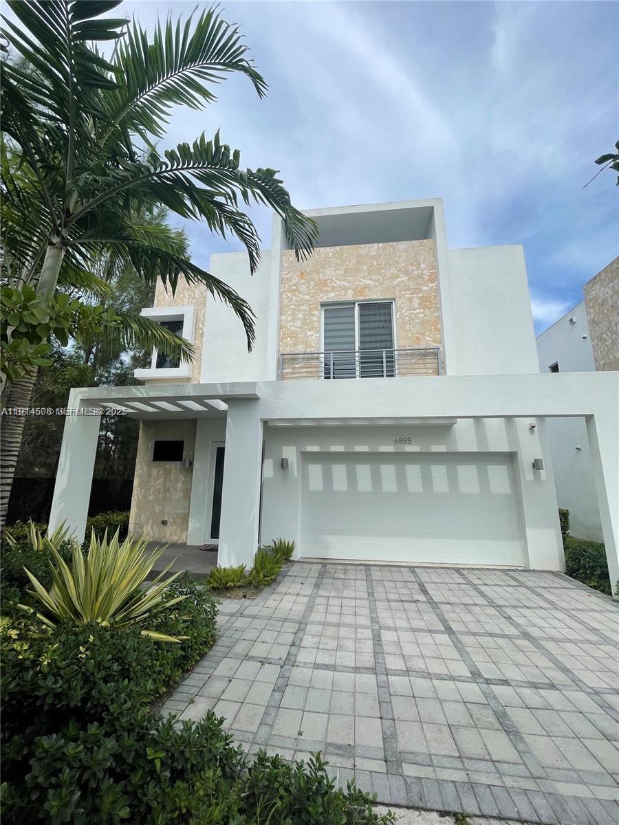 6855 NW 103rd Ave Doral, FL 33178
