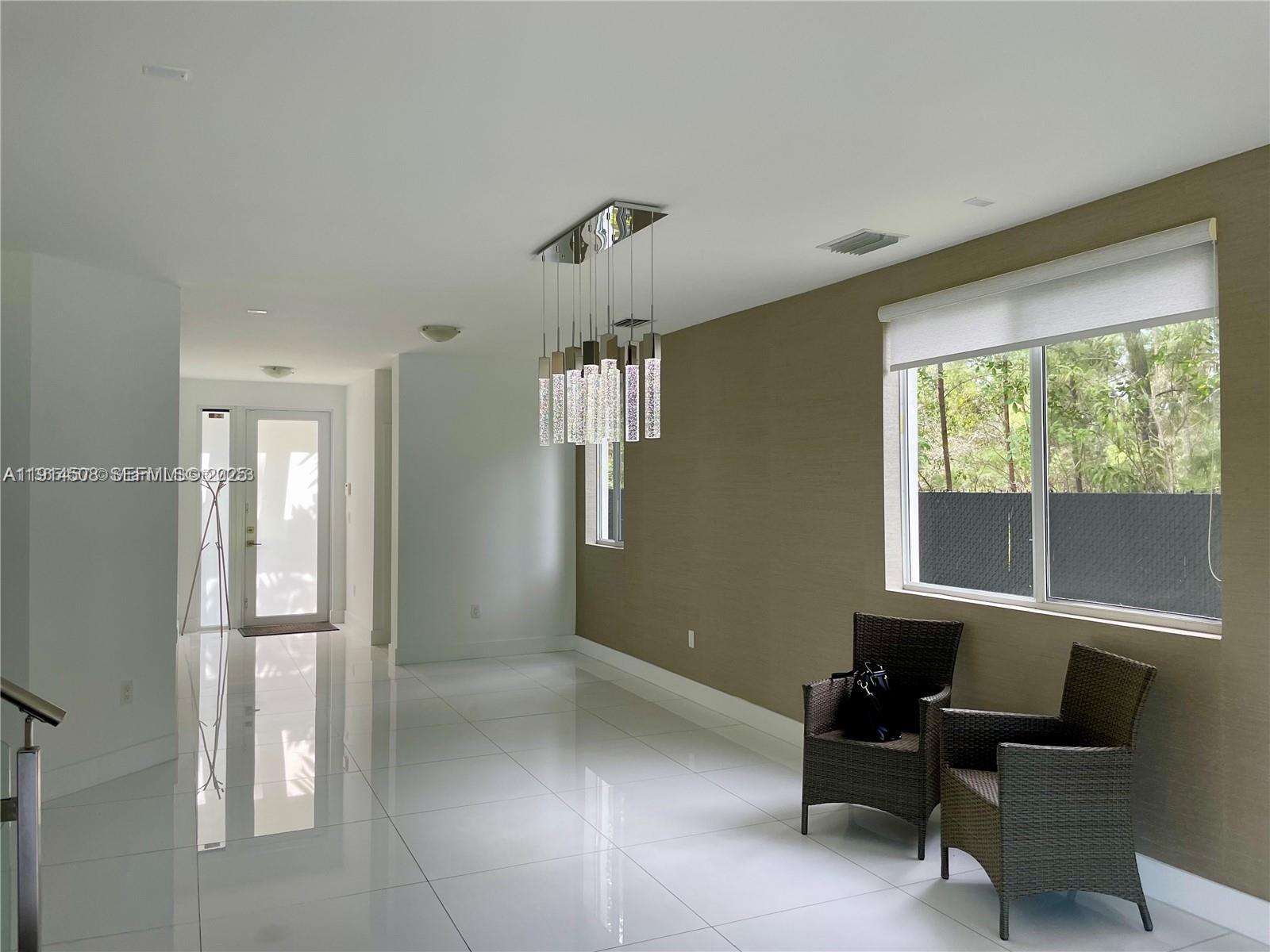 6855 NW 103rd Ave Doral, FL 33178