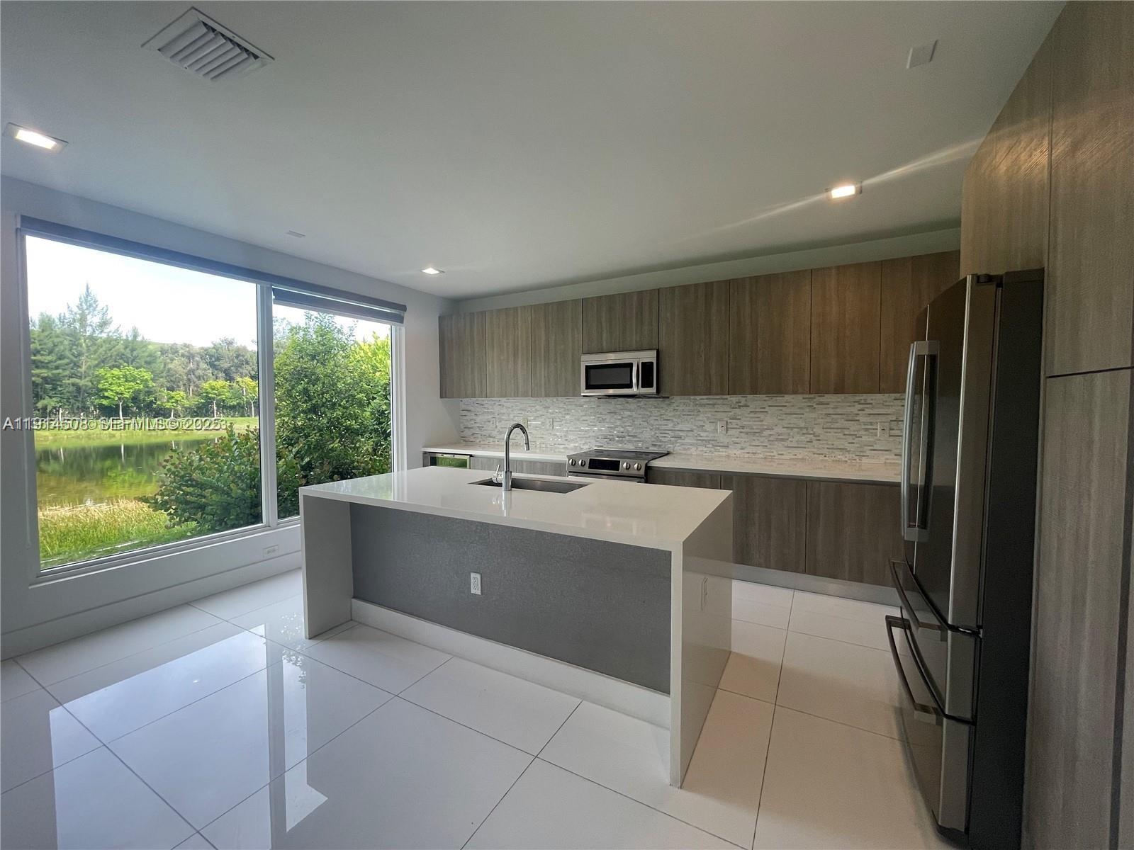 6855 NW 103rd Ave Doral, FL 33178