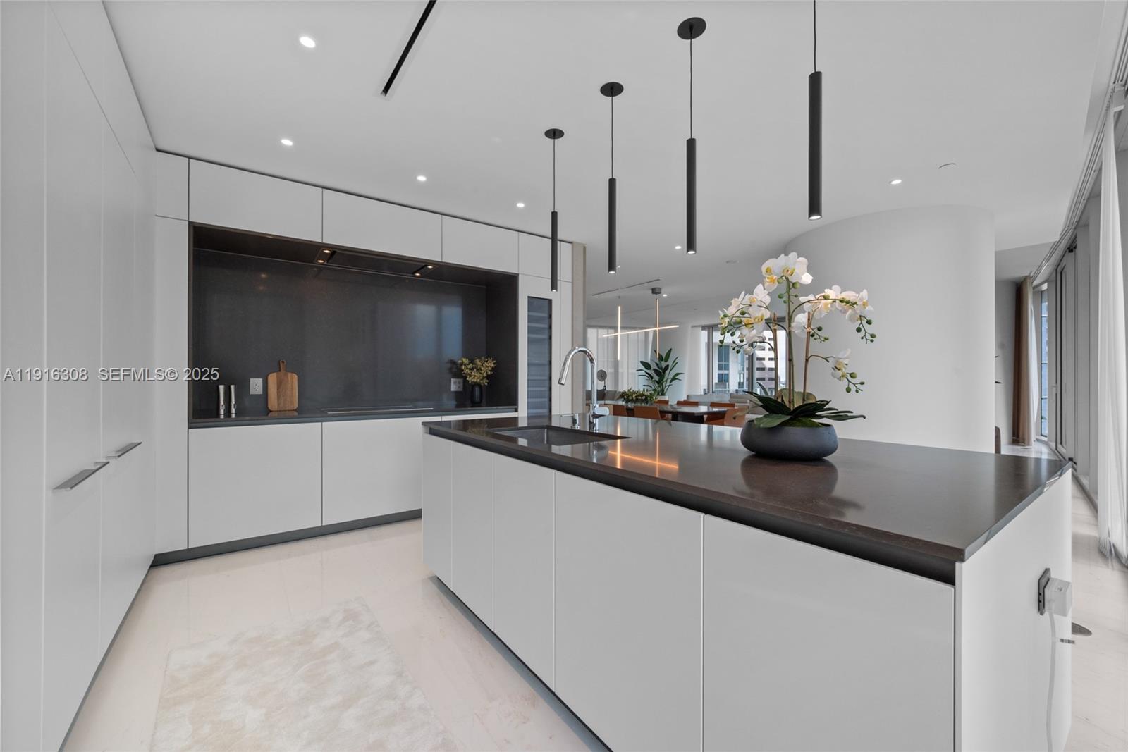 300 Biscayne Blvd Way #1101E Miami, FL 33131